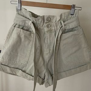 Sage denim shorts🤩